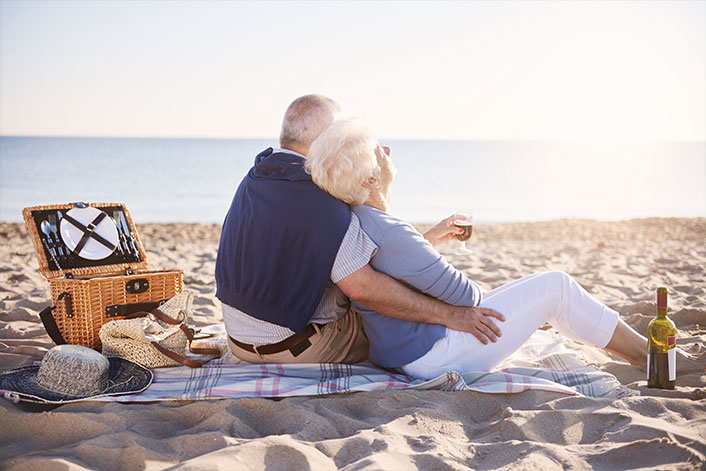 Seniors-on-the-Beach-Retired